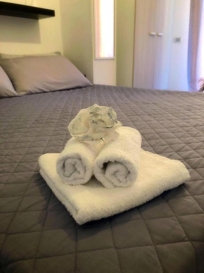 Via Torino Hotel Олбия Екстериор снимка